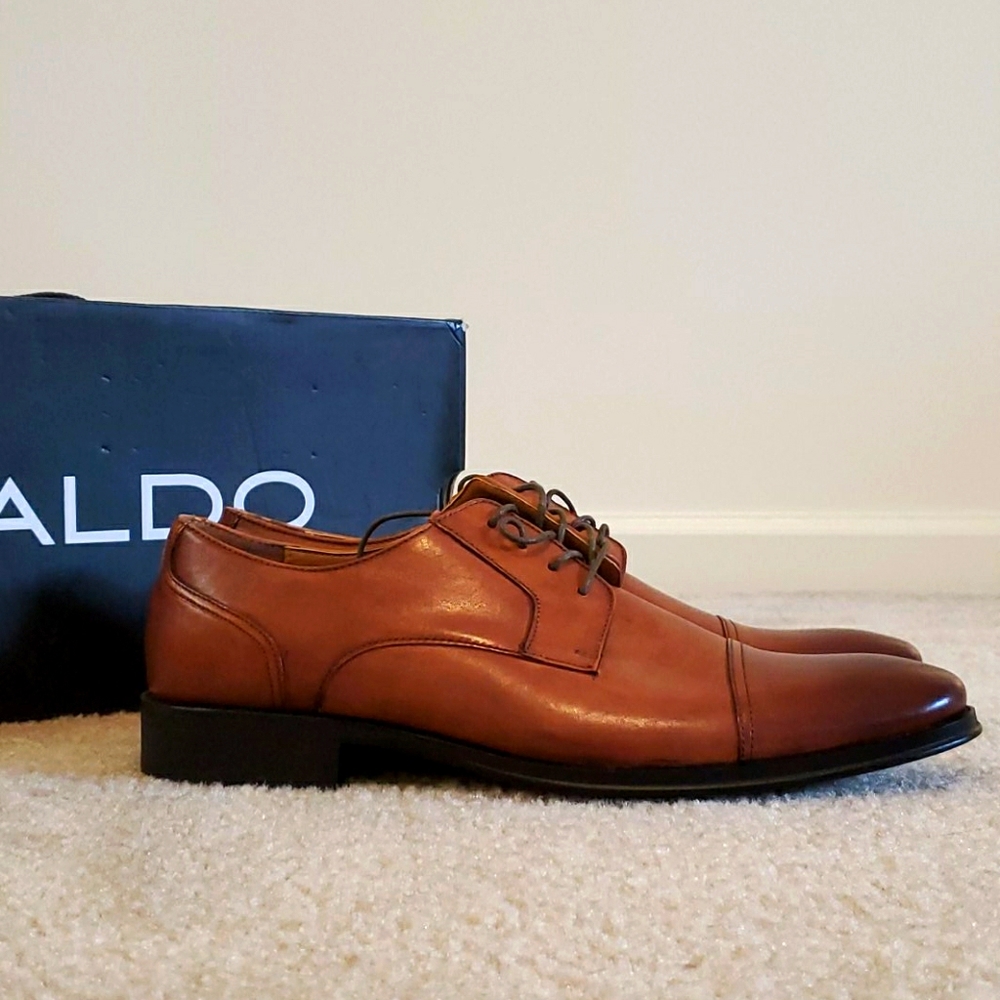 Brand new men's dress shoe loafer